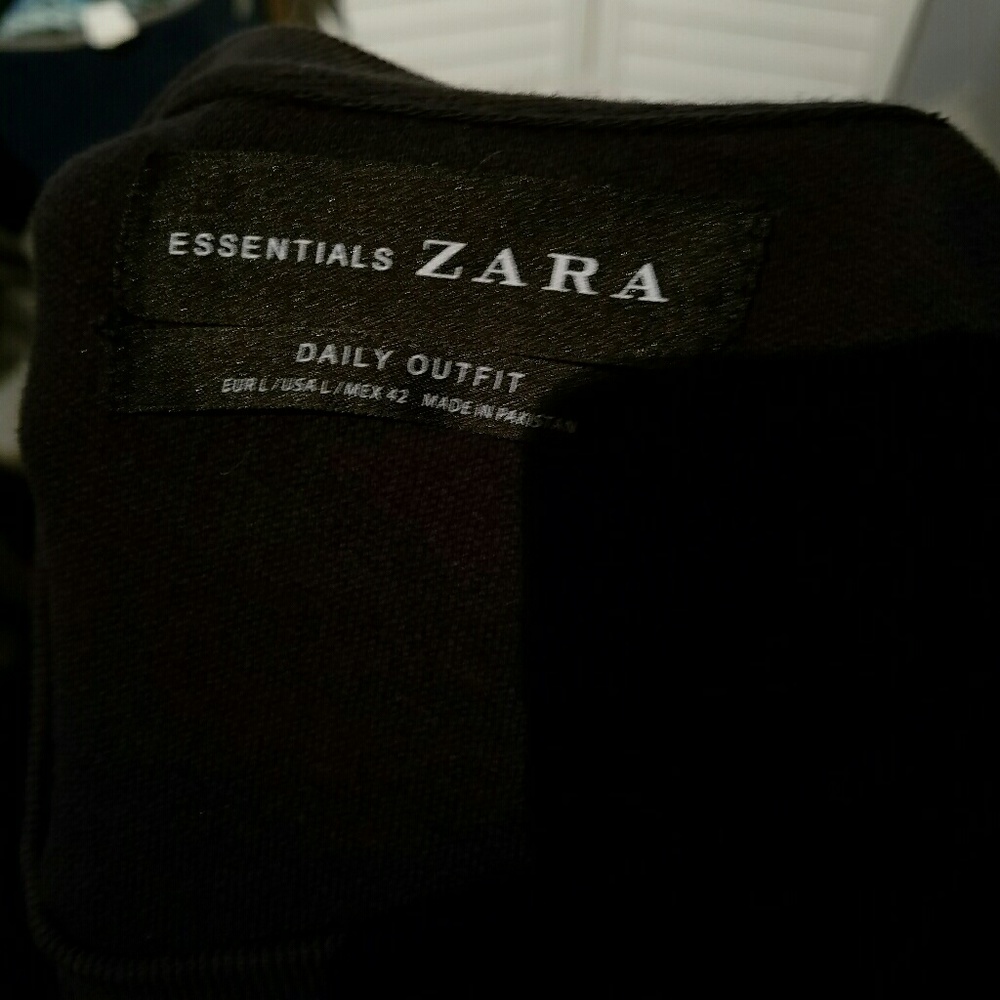 🦄 Final ZARA Essentials, Navy Sweatshirt - Picture 2 of 3